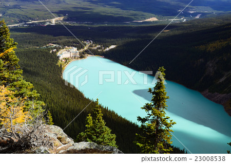 Fall autumn Lake Louise overlooking Canadian Rocky Big Beehive Fall autumn Lake Louise overlooking Canadian Rocky Big Beehive 23008538