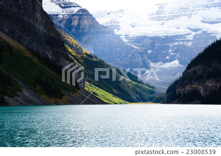 Canadian Rockies Autumn Lake Louise 23008539