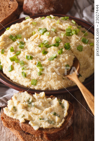 Jewish forshmak with rye bread macro on a plate 23027444