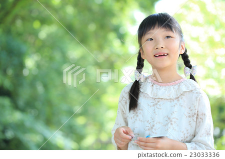 小學女生抬頭 23033336