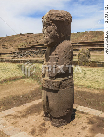 Statue in Tiahuanaco, Bolivia Statue in Tiahuanaco, Bolivia 23035429