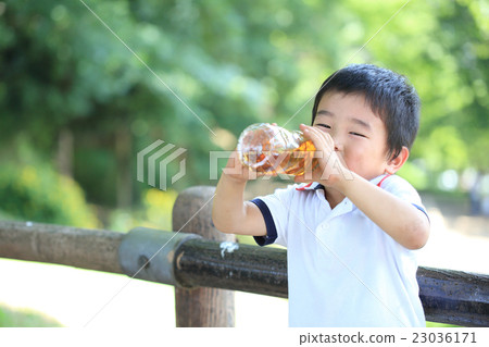 Toddler refining hydration 23036171