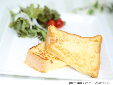 French toast and salad 23036479
