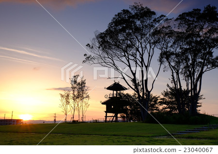 Evening view of Karako ruins (Tawara Honmachi, Isogi-gun, Nara) Evening view of Karako ruins (Tawara Honmachi, Isogi-gun, Nara) 23040067