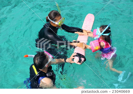 Swimming classroom 23040669