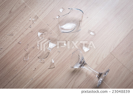 broken wine glass 23048839