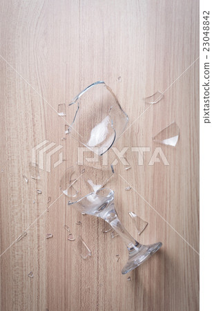 broken wine glass broken wine glass 23048842