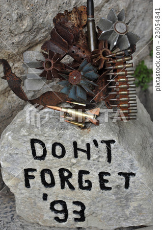 波斯尼亞內戰的紀念碑 波斯尼亞內戰的紀念碑 23054841