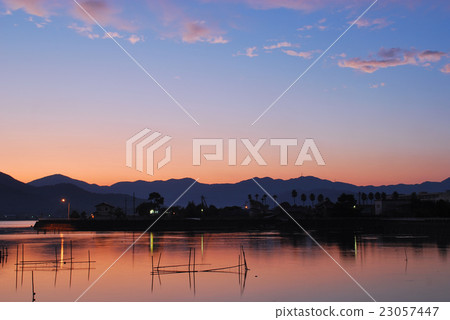 Inogo Lake dusk 23057447
