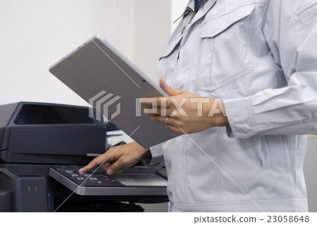 Business image (Maintenance of copy machine) Business image (Maintenance of copy machine) 23058648