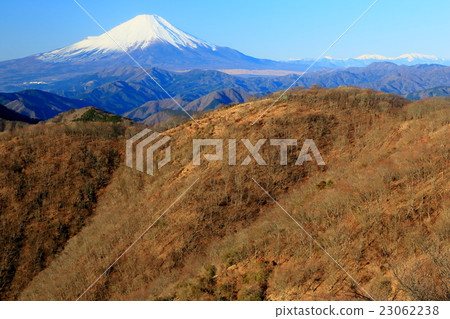 深秋Tanzawa·Nabe山和富士山 23062238