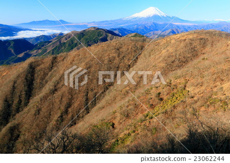 深秋Tanzawa·Nabe山和富士山 23062244