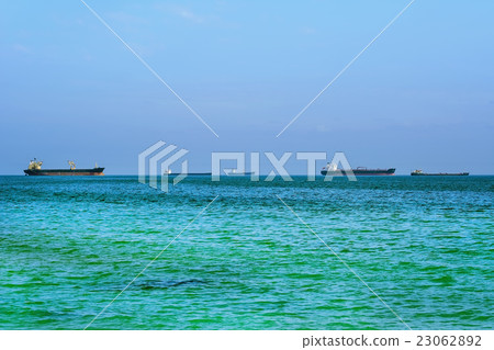 Ships on Horizon 23062892