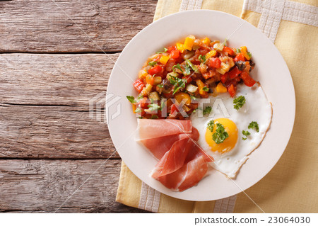 Healthy breakfast 23064030