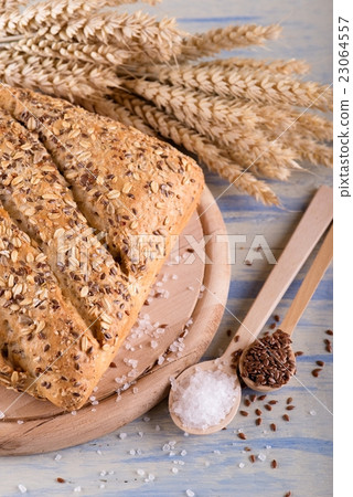 Multicereal bread with corn and salt with seeds Multicereal bread with corn and salt with seeds 23064557