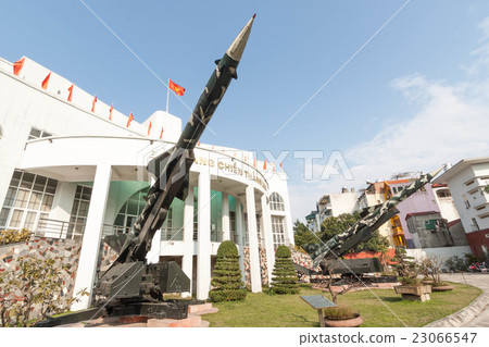 S - 75 missile (SA - 2 guidelines) ground - to - air missile used by the North Vietnamese Army during the Vietnam War S - 75 missile (SA - 2 guidelines) ground - to - air missile used by the North Vietnamese Army during the Vietnam War 23066547