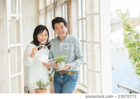 Three generations family image Three generations family image 23070771