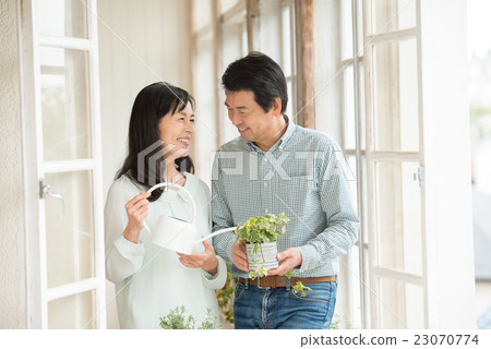 Three generations family image Three generations family image 23070774