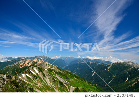 Akachi-dake seen from Mt. Kurokido, toward Noguchigoro-dake 23071493