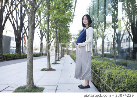 Maternity photo Maternity photo 23074229