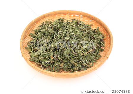 Dandelion tea 23074588