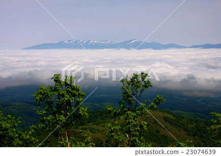 The Niseko mountain range of the early summer seen from Konbudake 23074639