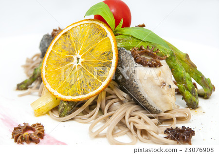 baked fish with spaghetti and mushrooms and vegeta baked fish with spaghetti and mushrooms and vegeta 23076908