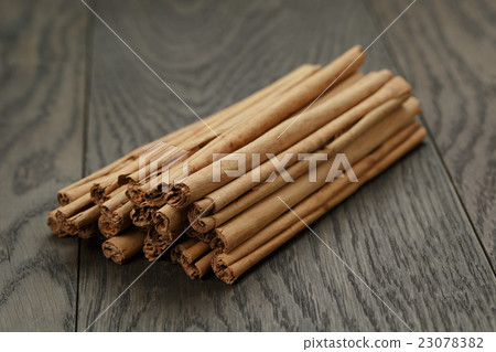 true cinnamon sticks 23078382