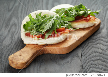 rustic sandwiches with ham arugula and tomatoes rustic sandwiches with ham arugula and tomatoes 23078671