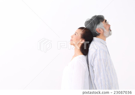 Senior couple's profile Senior couple's profile 23087036