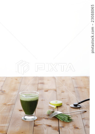 Wheatgrass juice and powder image 23088065