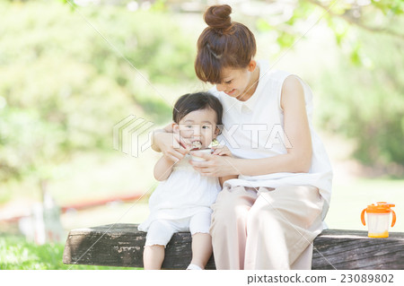 Mother and daughter  23089802