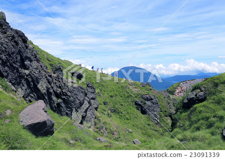 Climbing image Climbing image 23091339