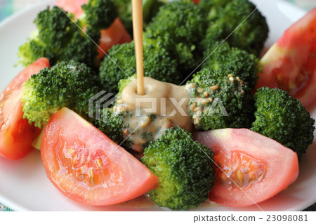 Dressing salad 23098081