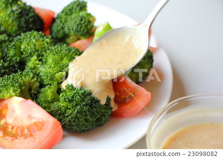 Dressing salad Dressing salad 23098082