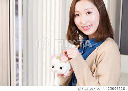 一個女人存錢 23098218