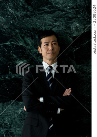 中間的商人 中間的商人 23099524