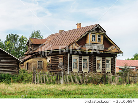 Old abandoned country wooden house 23100694
