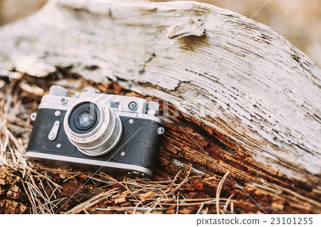 Old Vintage Small-Format Rangefinder Camera, 1950 Old Vintage Small-Format Rangefinder Camera, 1950 23101255