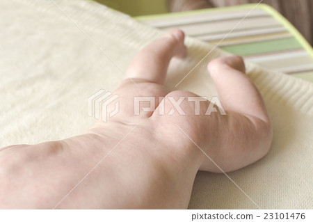 Naked baby's bottom and legs 23101476