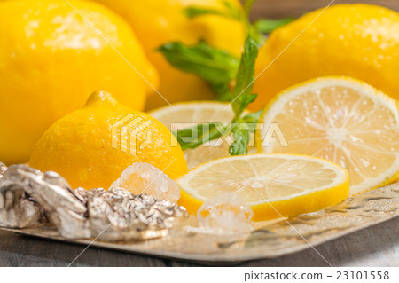 Fresh slice lemon Fresh slice lemon 23101558