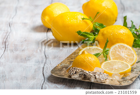 Fresh slice lemon Fresh slice lemon 23101559