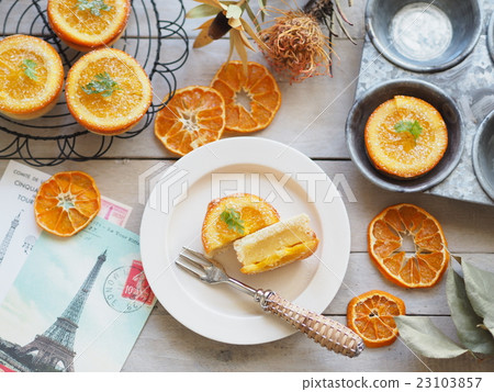 Orange tart 23103857