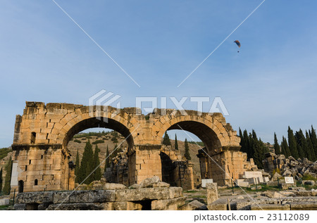 The parachute over ancient city of Hierapolis 23112089