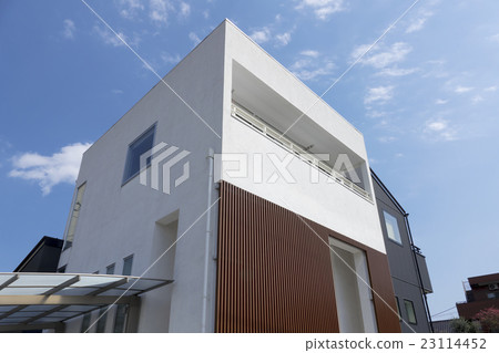 Housing design Housing image Modern blue sky cloud Looking up Copy space Housing design Housing image Modern blue sky cloud Looking up Copy space 23114452
