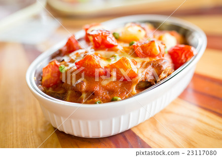 圖庫照片: baked pork rice in restaurant