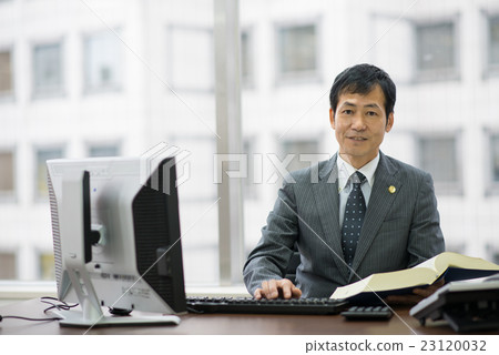 律師形象 23120032