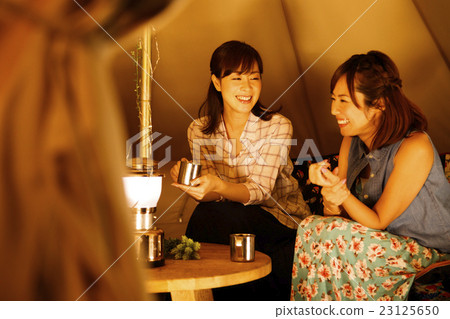 露營戶外帳篷女夜朋友 露營戶外帳篷女夜朋友 23125650