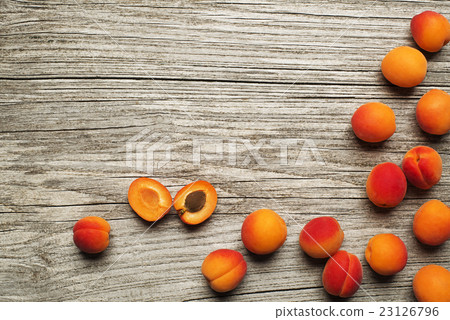 Apricot Apricot 23126796