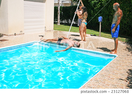 People at swimming pool People at swimming pool 23127068